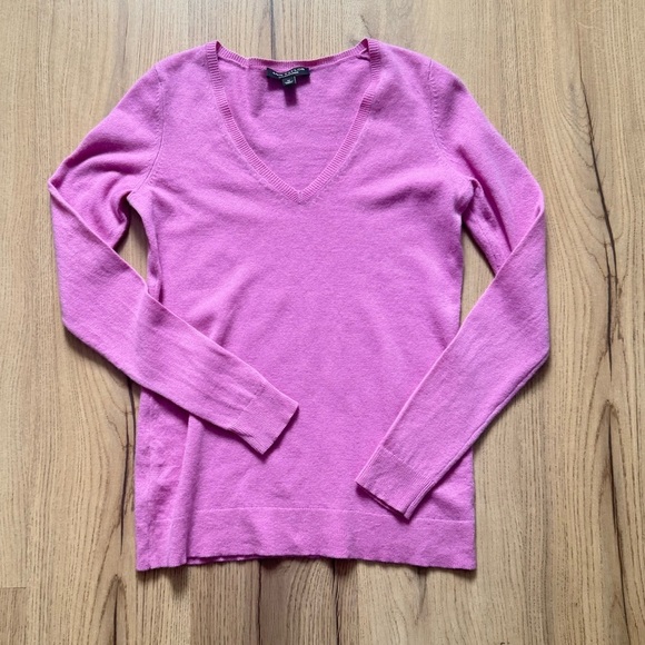Iris Cashmere V-neck Sweater - Picture 1 of 3